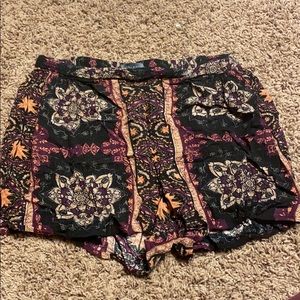 Kendall and Kylie printed shorts